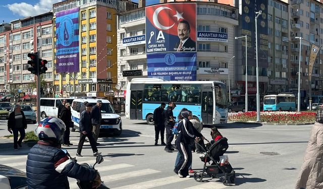 Kütahya’da korku dolu anlar: Yaya geçidinde baygınlık geçirdi