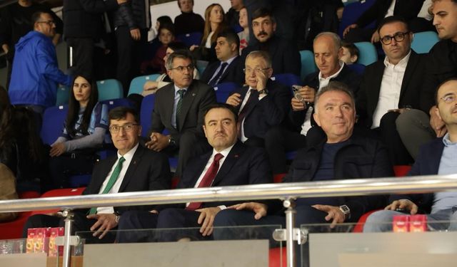 Kütahya’da kenetlenme: Protokolden Belediyespor’a tribün desteği