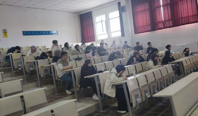 Üniversitede sınav heyecanı: liseliler Hisarcık MYO’da