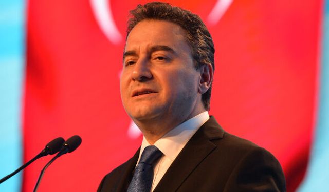 DEVA Partisi lideri Babacan, Kütahyaspor'un şampiyonluğunu kutladı