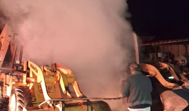 Kütahya’da İş makineleri kül oldu