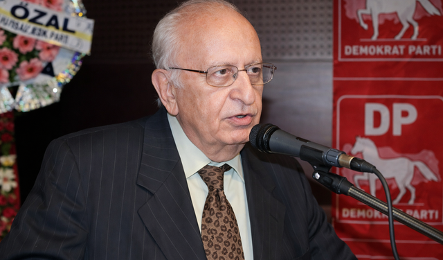 Siyaset dünyası yasa boğuldu: Hüsamettin Cindoruk vefat etti