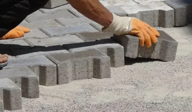 PARKE TAŞI VE BETON BORDÜR SATIN ALINACAKTIR