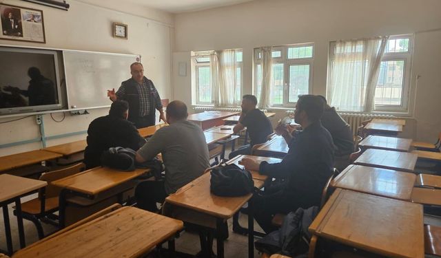 Emet’te 18 Yeni Sertifikalı Kasap Sahaya İniyor