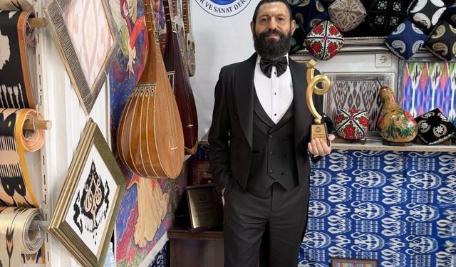 Akif Manaf “Birlik ve Barış Ödülü” ile Onurlandırıldı