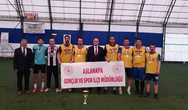 Aslanapa’da kupa heyecanı yaşandı: Kurumlar arası turnuva finalle noktalandı