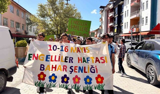 Hisarcık Şehitler Ortaokulu'nda Bahar Şenliği