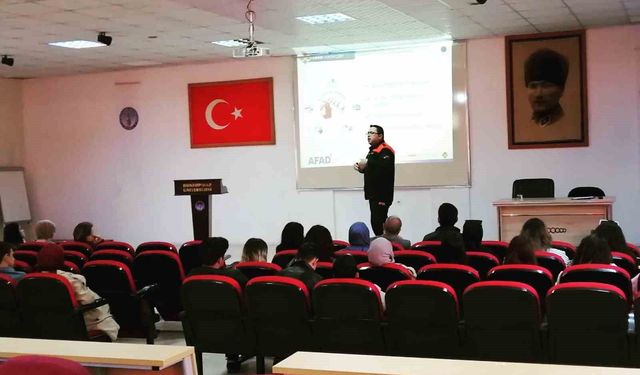 Şaphane MYO’da öğrencilere KBRN farkındalığı anlatıldı