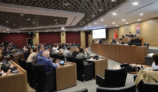 Kütahya Meclisi’nde "Asfalt" Krizi: 50 MİLYONLUK KREDİ TALEBİNE AK PARTİ VE MHP ENGELİ!