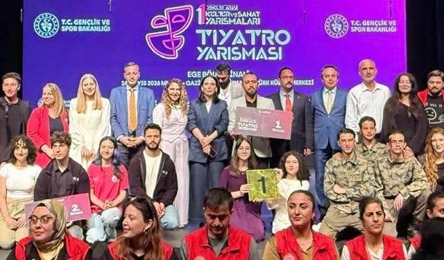 Ezop Tiyatro Ege Şampiyonu Oldu: Gözler Türkiye Finalinde!