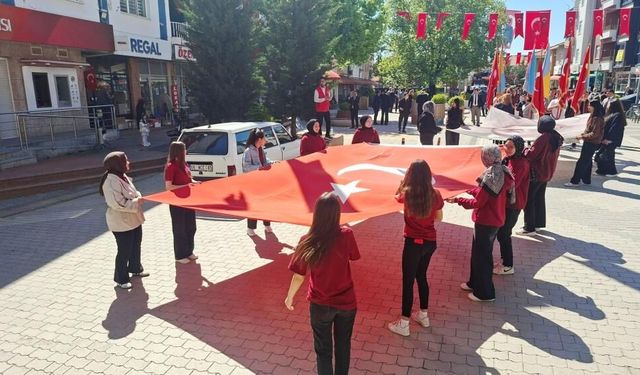 Hisarcık'ta 19 Mayıs coşkusu gençlik yürüyüşü ile yaşandı