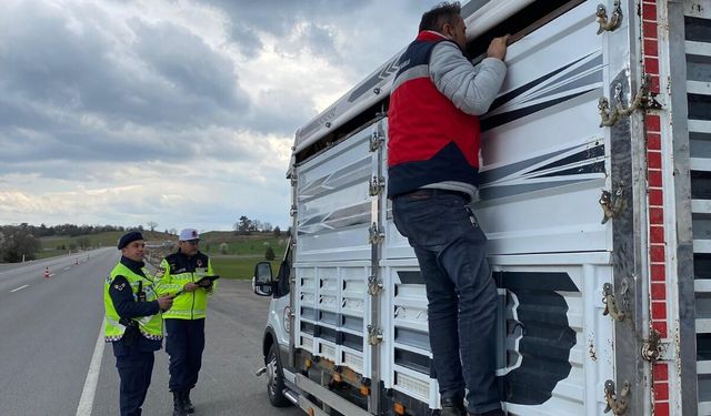 Canlı Hayvan Nakline Jandarma ve Tarım Ekiplerinden Kontrol
