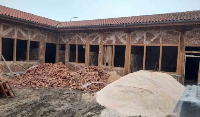 Emet Hanı yeniden hayat buluyor: yıl sonuna kadar tamamlanacak