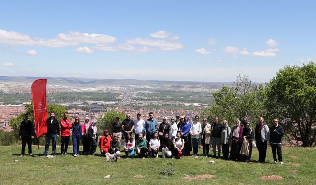 Kütahya'da 19 Mayıs etkinlikleri kapsamında doğa yürüyüşü gerçekleştirildi