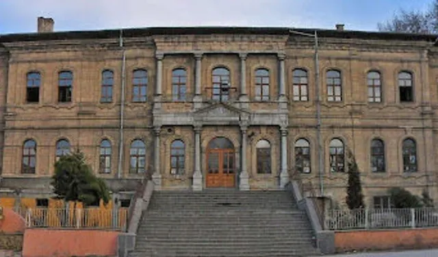 Atatürk'ün ziyaret ettiği tarihi Kütahya Lisesi eski ihtişamına kavuşacak
