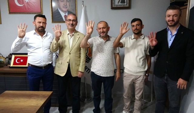 Kütahya siyasetinde değişim: Üç isim Ak Parti’ye katıldı