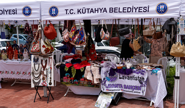 Kadınların El Emeği Kütahya’da Tezgâha Çıktı