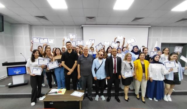 Kütahya'da Agem Akademi'den görme engelli gençlerin eğitimine destek