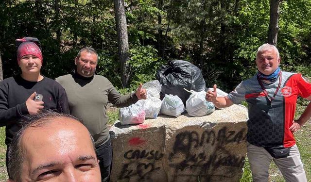 Kütahya'da Utandıran Manzara! Eskişehir'den Gelen Grup Temizledi