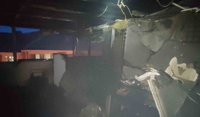Terastan Yükselen Dumanlar Korkuttu! İtfaiye Zamanla Yarıştı