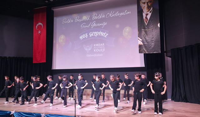 Kırdar Bilgiören'de Muhteşem Gece: Minikler Sahneyi Fethetti