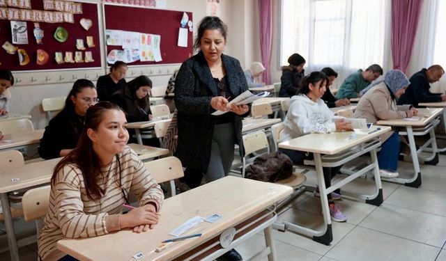 MEB’ten yeni proje: Veliler de okula gidecek