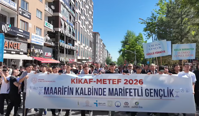 Kütahya'da eğitim ve istihdam buluştu: METEF 2026'da öğrenciler geleceğe yürüdü