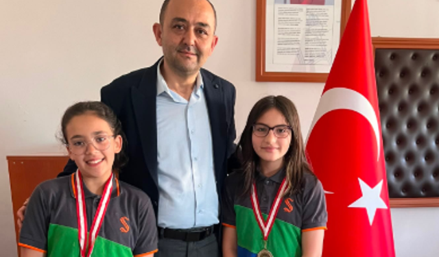 Şehitler Ortaokulu öğrencilerinden dev başarı: Kütahya'yı temsil edecekler