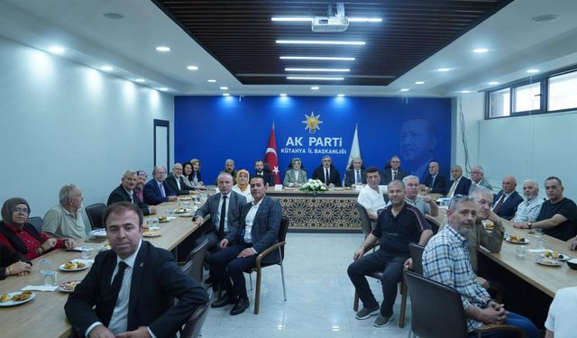 Ak Parti Genel Başkan Yardımcısı Yayman, Kütahya'da sanatçılarla bir araya geldi