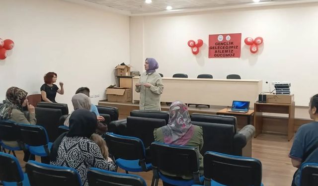 Tavşanlı’da ailelere internet, iletişim ve hijyen eğitimi