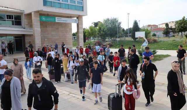 Kütahyalı Gençler "Biz Bir Takımız" Projesi Kapsamında Kırklareli’ne Uğurlandı