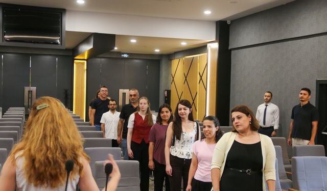 Kütahya OSB Akademi’de beden dili ve mikro mimik eğitimi