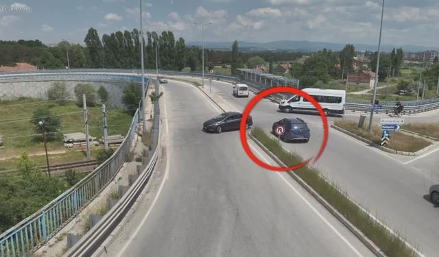 Kütahya’da Sürücülerin Tehlikeli Anları Kameraya Yansıdı