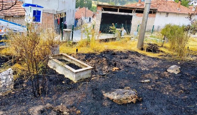 Kütahya'da korkunç mezarlık yangını: 10 kabir zarar gördü