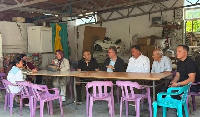 Kütahya'nın Hisarcık ilçesinde AK Parti'den hane ziyaretleri