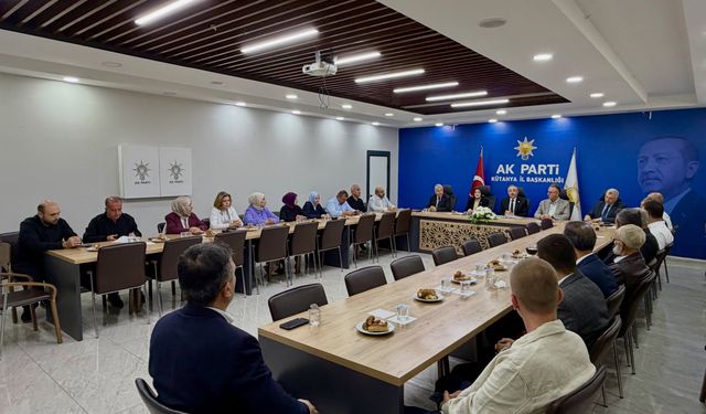 Ak Parti Kütahya teşkilatında ilçe başkanları istişare toplantısı düzenlendi