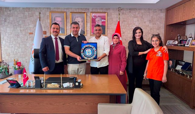 Özel Eğitim ve Down Sendromlular Derneği'nden Başkan Akel'e ziyaret