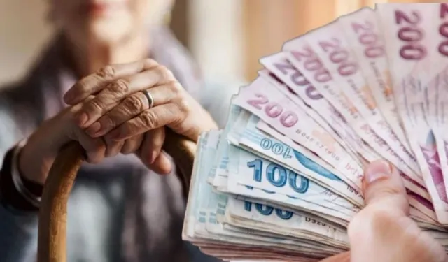 Emekli maaşlarında zam farkı ne zaman yatacak? SGK tarihi açıkladı