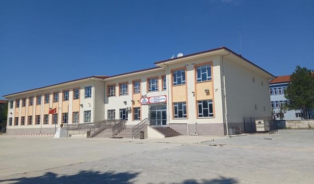 Kütahya'da geleceğin ustaları yetişecek: Gediz Yunus Emre MTAL bünyesinde ortaokul bölümü açıldı