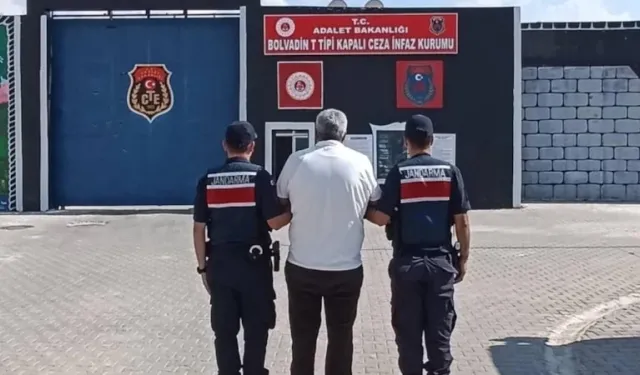 Polis 5 yıl hapis cezasıyla aranan şahsı yakaladı