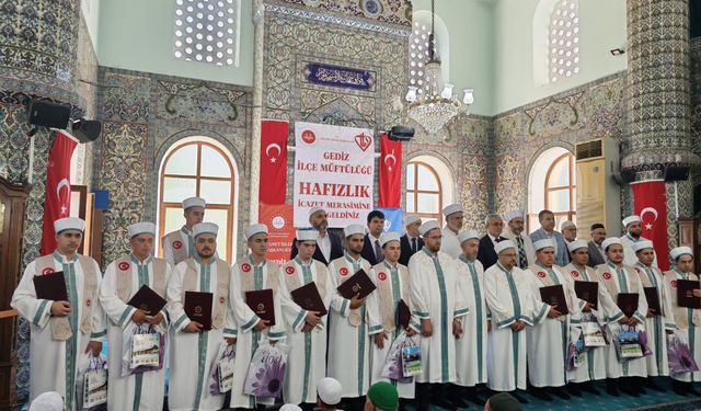 Gediz’de 15 Öğrenci Hafızlık İcazetini Aldı