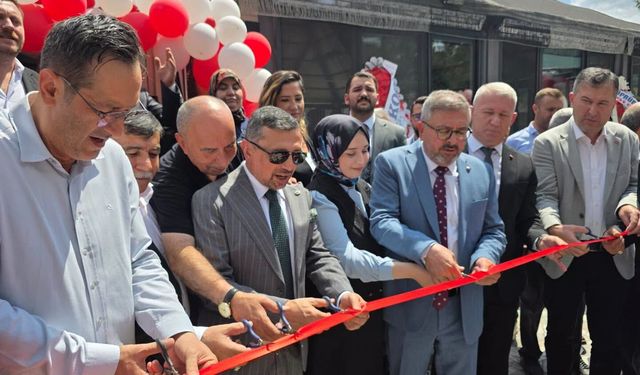 Tunçbilek’e Yeni Sosyal Mekân: Gaip Dede Restaurant Açıldı