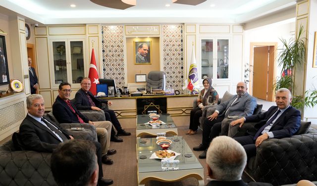 AK Parti Kütahya heyetinden Tavşanlı Belediyesine çıkarma