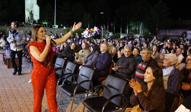 Dumlupınar’da zafer coşkusu geceye damga vurdu