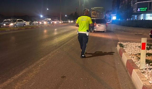 Kütahya'da kamyona arkadan çarpan sürücü hastanelik oldu