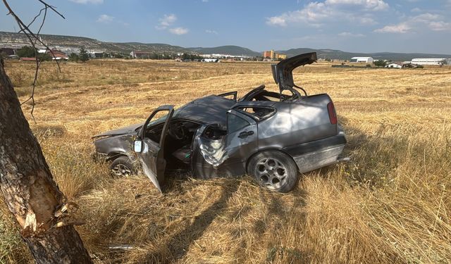 Tavşanlı'da Trafik Kazası: Otomobil Hurdaya Döndü, 1 Yaralı