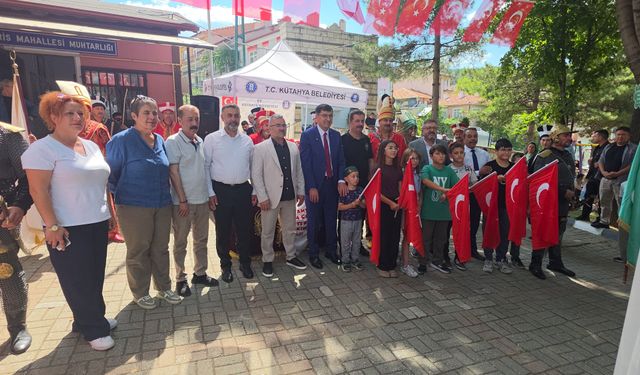 Kütahya'da mahalle kültürü canlandı: Dev şenlik coşkulu anlara sahne oldu