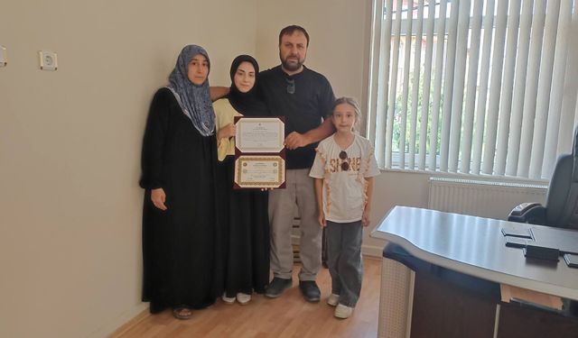 Emet'te iki genç öğrenci daha hafızlık belgesi almaya hak kazandı