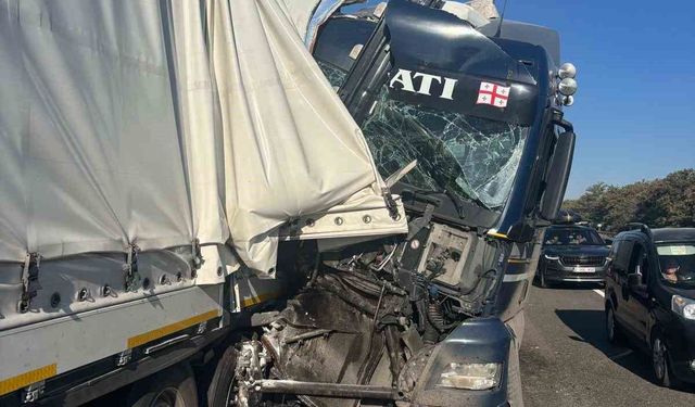 Bilecik'te zincirleme trafik kazası, 2 yaralı