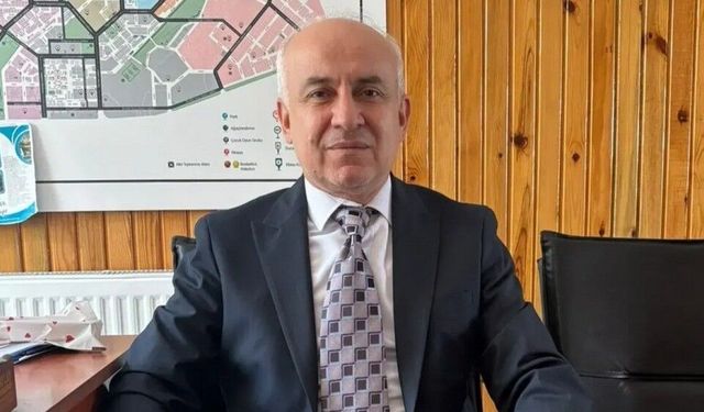 DPÜ Gediz MYO öğretim üyesi Doç. Dr. Hasan Basri Karayel'e uluslararası onur